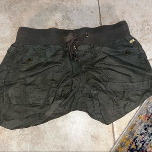 Guess Cargo Shorts - Army Green